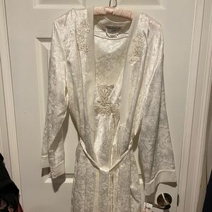 Embroidered Wedding night nightgown and robe set